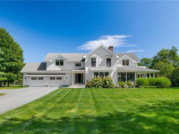 118 Howland Ave, Middletown, RI 02842