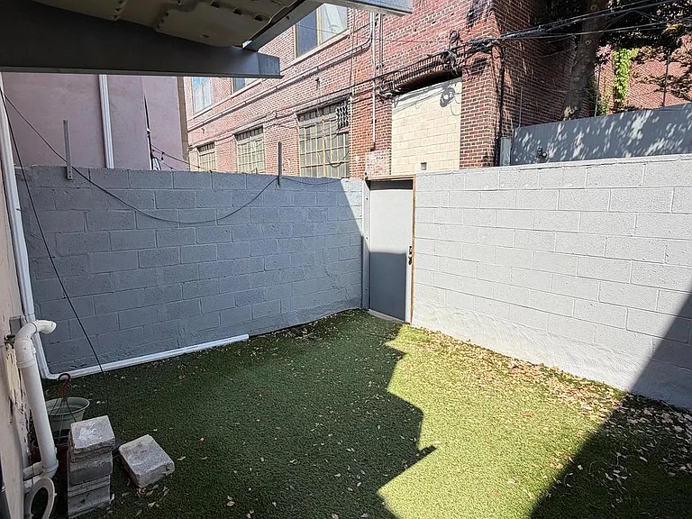 709 S Warnock St — Photo 23