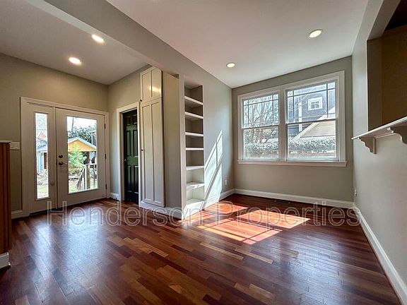 3rd image of 2229 Chesterfield Ave