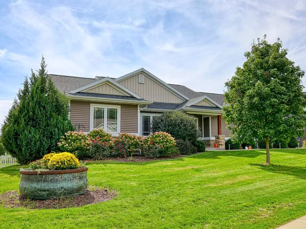 601 Wheatland Dr, Cambridge, WI 53523