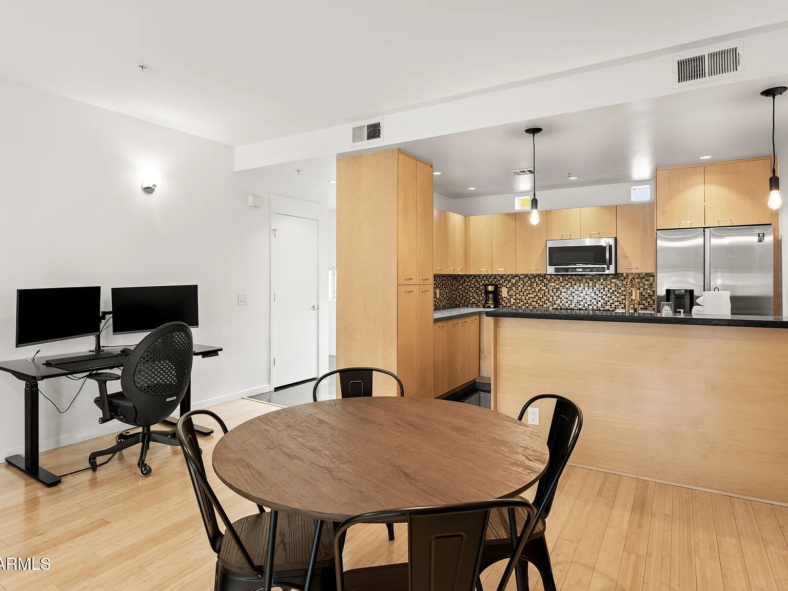2 bed, 2.0 bath, 1160 sqft, $2,600 — Photo 4