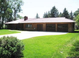 102 Rothwell Rd, Saratoga, WY 82331