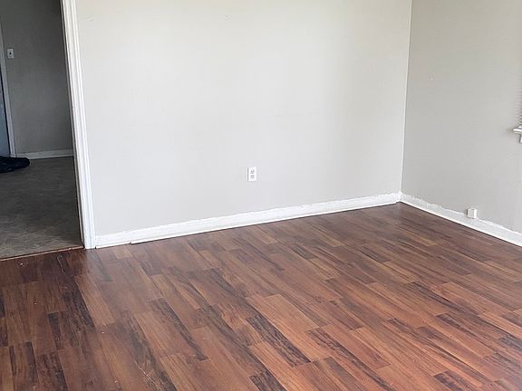 5th image of 3521 E Morris St