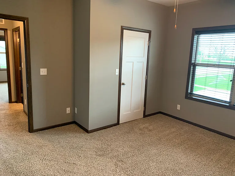 1211 NE Windsor Dr #201 — Photo 14