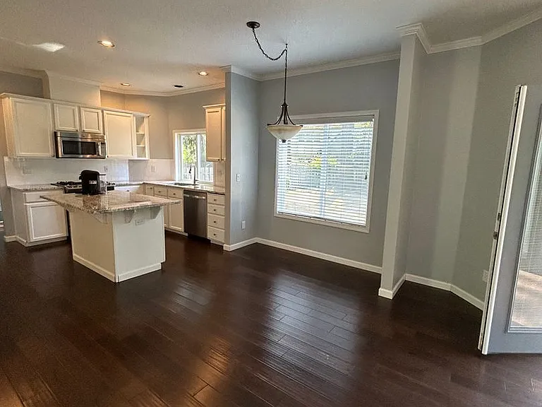 8827 SW 90th Ave — Photo 5