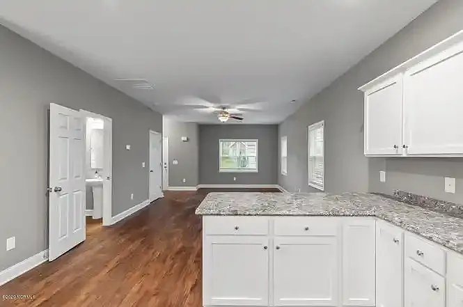 518 Everett Glades — Photo 10