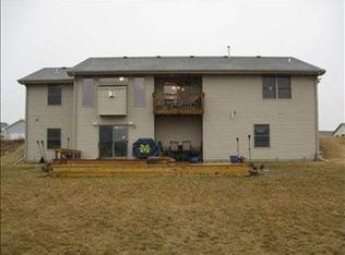 1163 Edgeview Dr, Janesville, WI 53545