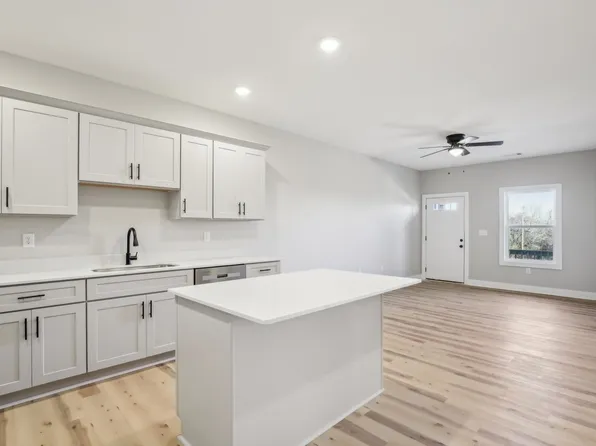 80 Five Oak Ln, Hartsville, TN 37074