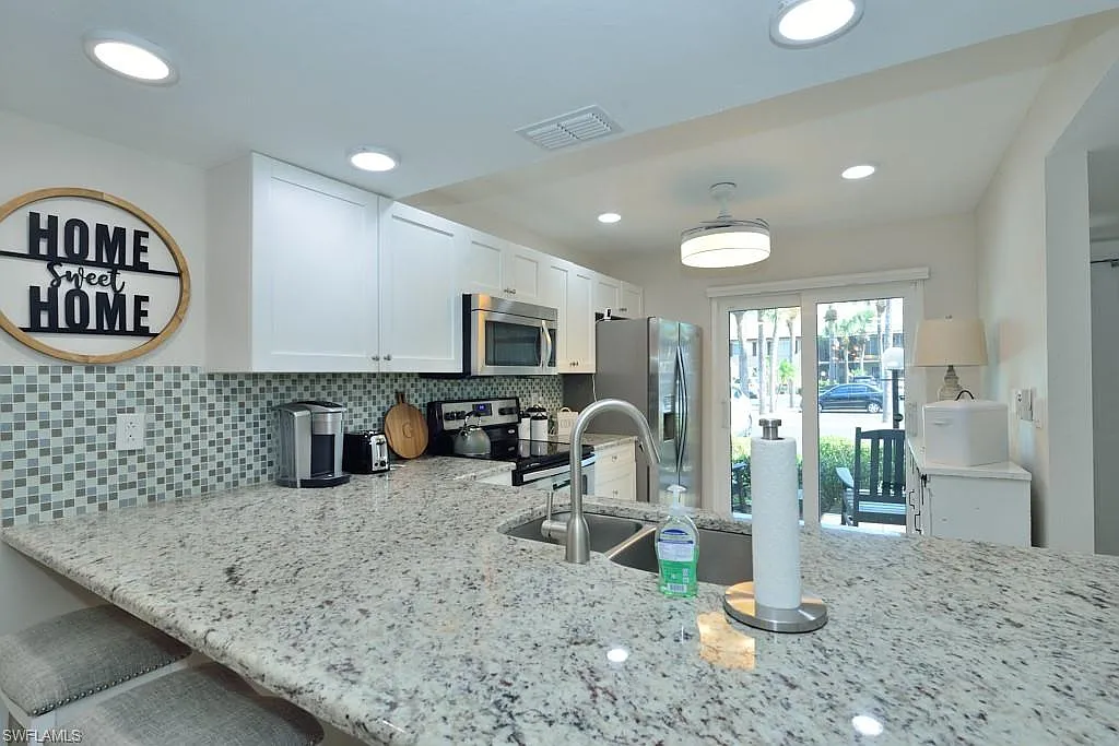 2 bed, 2.0 bath, 1284 sqft, $3,500 — Photo 4