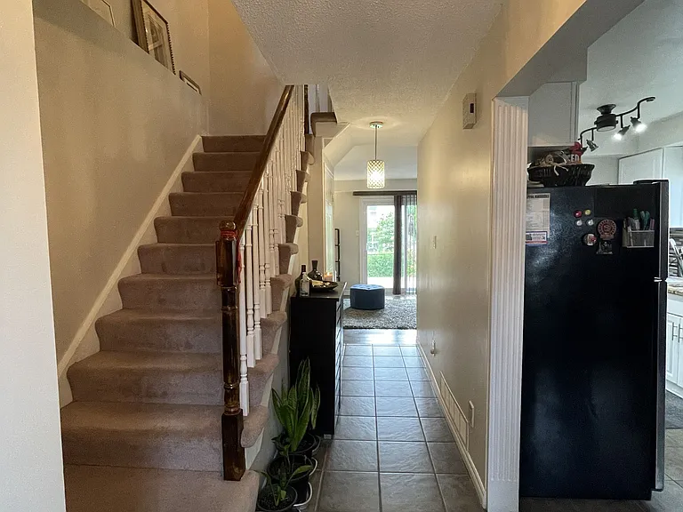 2140 Clipper Cres — Photo 3