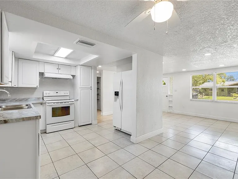 10803 Hyssop St — Photo 10