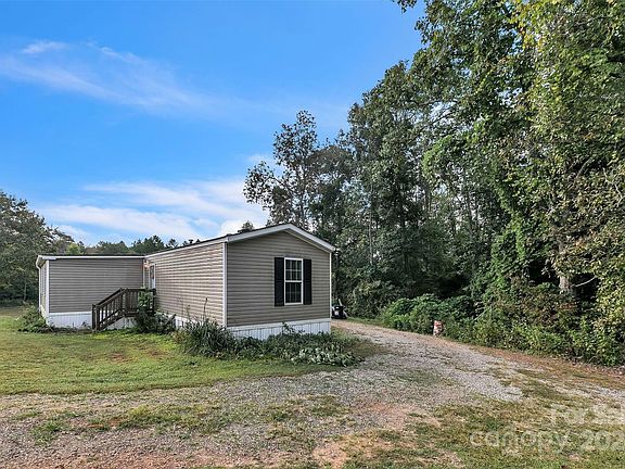 3rd image of 199 Raven Ln