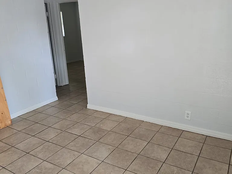 427 McFall Ave #4 — Photo 7