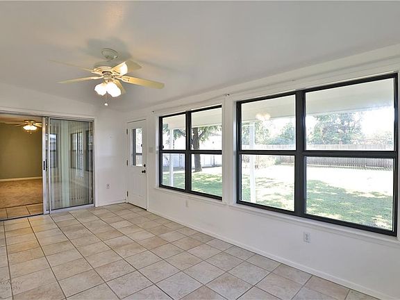 5th image of 2108 Glenwood Dr