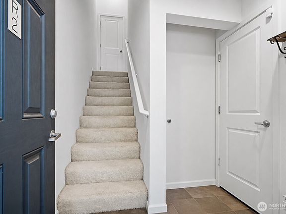 3rd image of 15720 Manor Way #R2