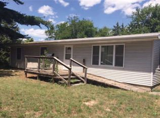 5697 Squire Cir, Thomson, IL 61285