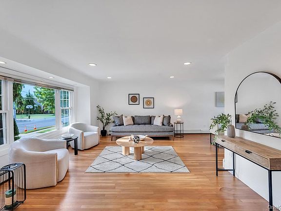 4th image of 2297 Arby Court