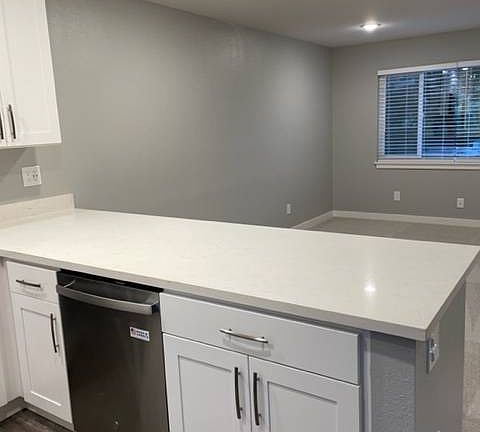 4th image of 4190 Byron St #4190D