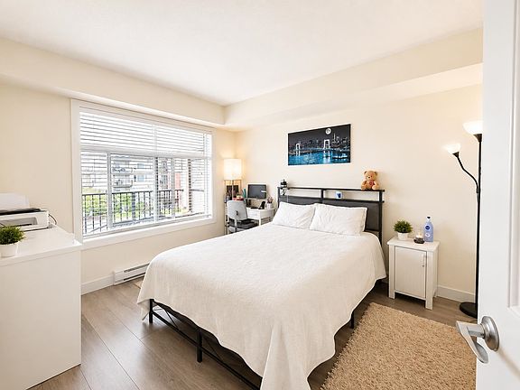 4th image of 9422 Victor St #319
