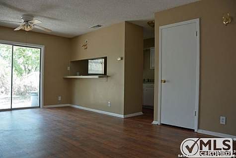 2nd image of 4803 Casa Manana St