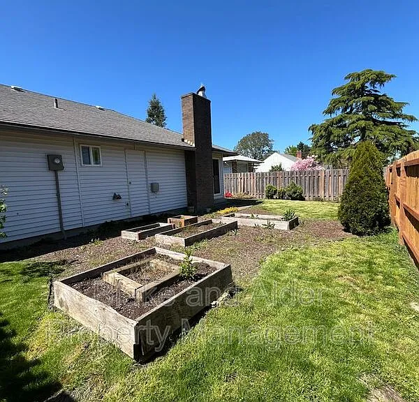 5531 SW Lombard Ave — Photo 22