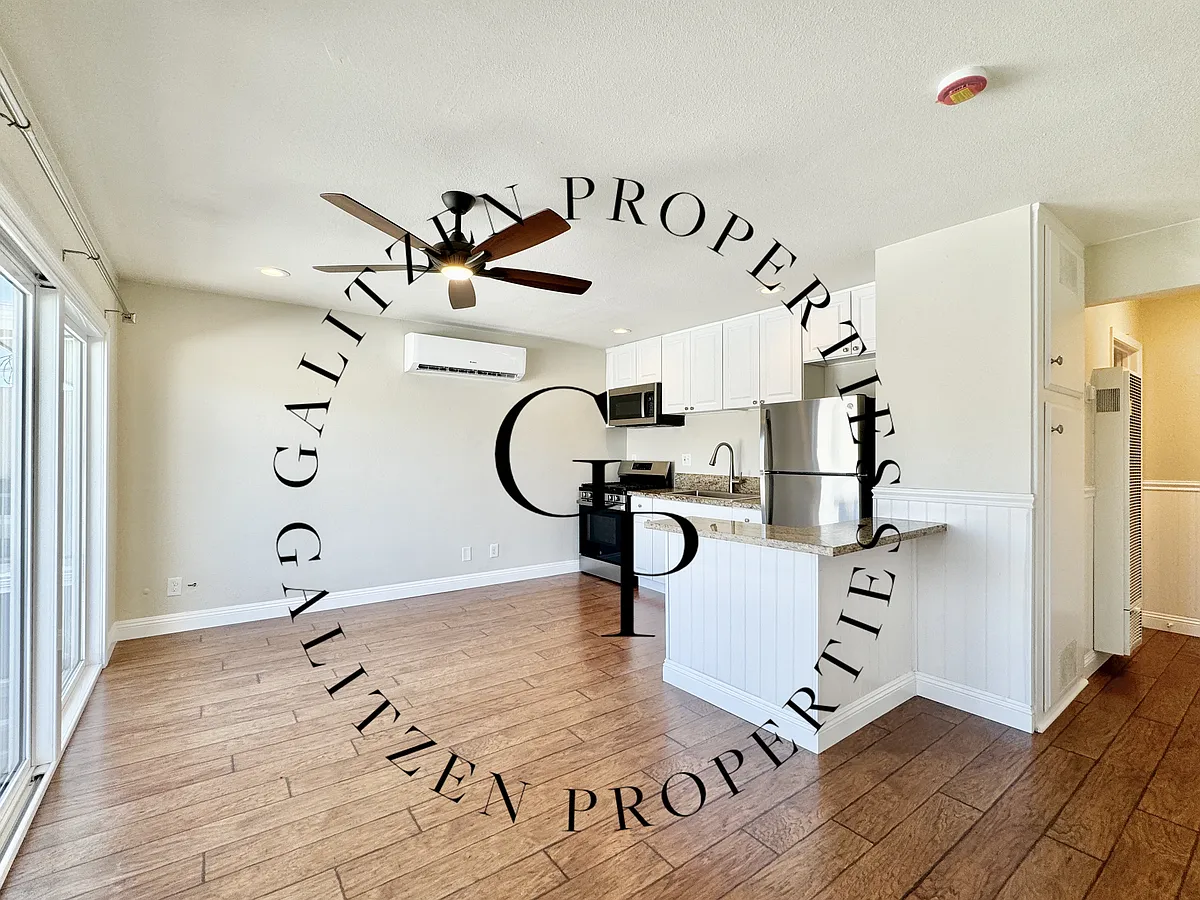 Building Photo - 214 14th St #D