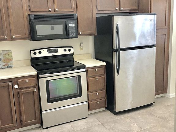 3rd image of 10334 NW 33rd Pl