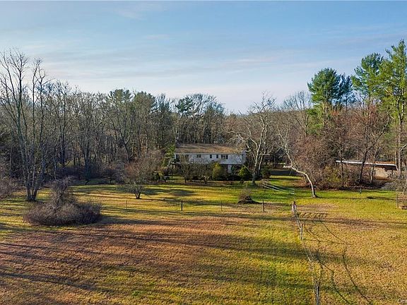 3rd image of 25 E Field Dr