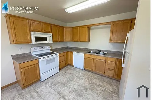 802 2nd St #1 Photo 1