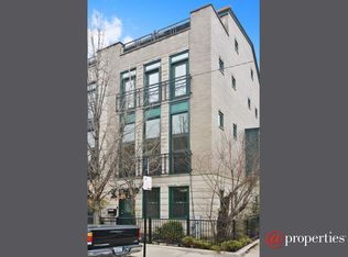 1700 W Pearson St, Chicago, IL 60622