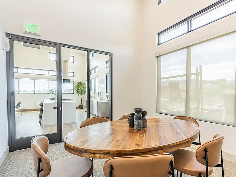 The Retreat Luxury Apartments — Photo 10
