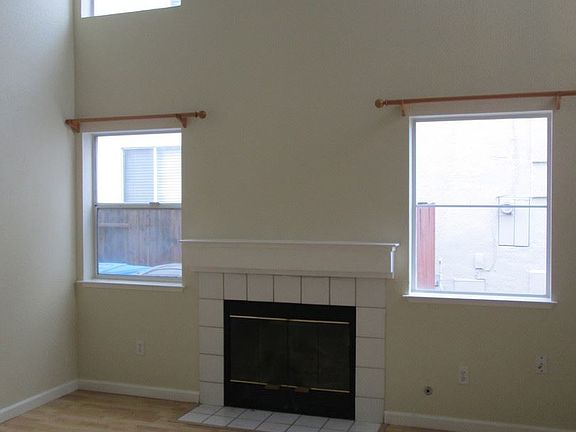 3rd image of 1199 Syracuse Cir