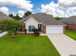 11297 Shady Bend Dr, Denham Springs, LA 70726