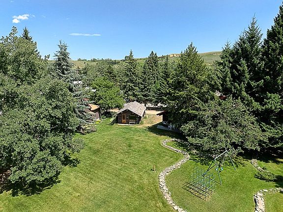2nd image of 25 Fountain Park Dr