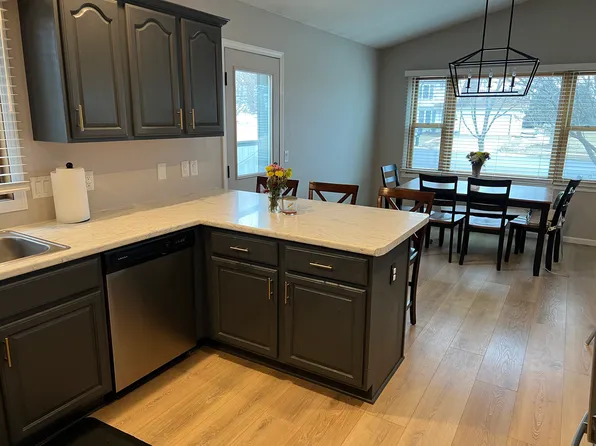 2109 Lincoln Ave, Stoughton, WI 53589