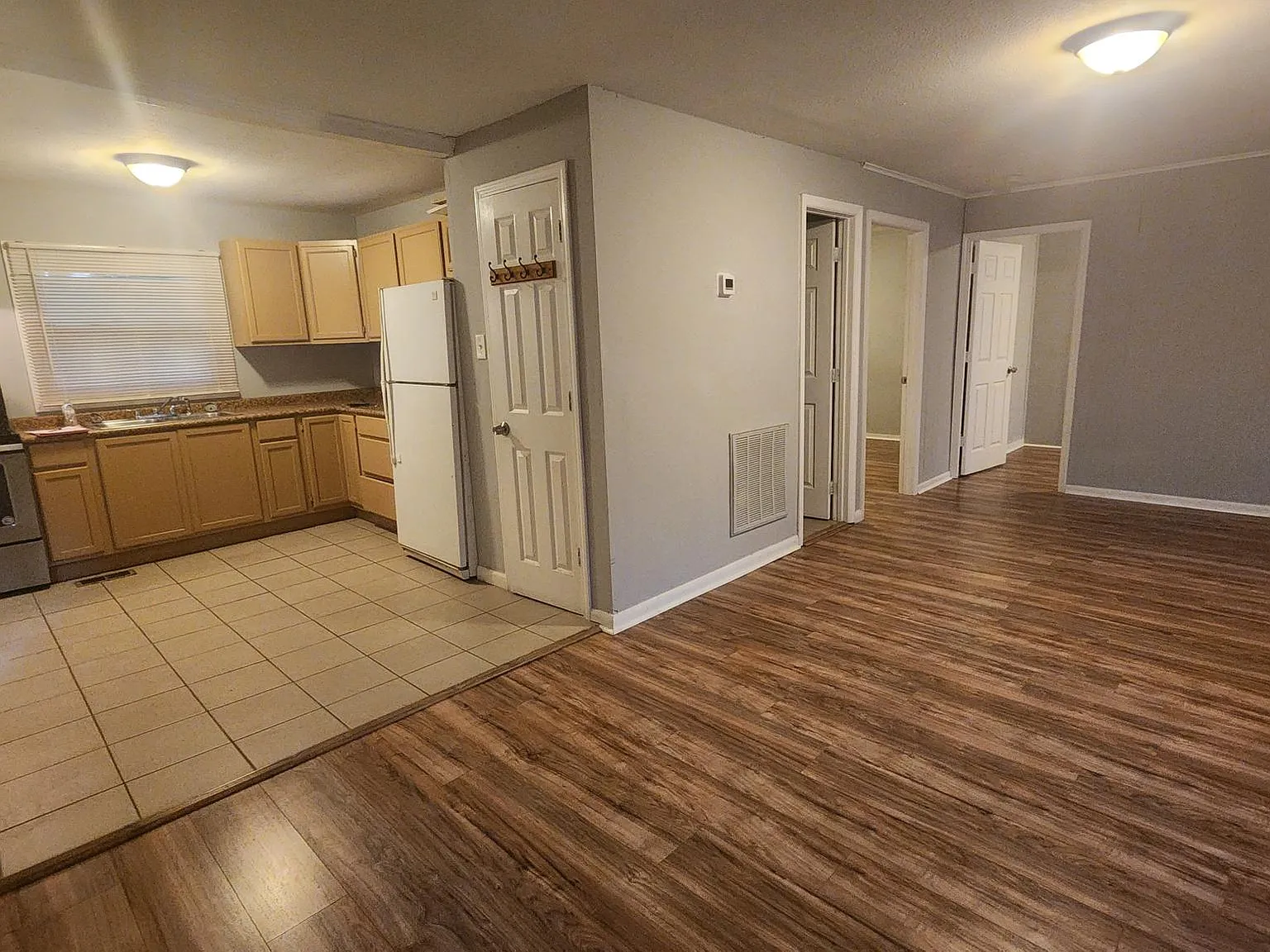 2 bed, 745 sqft, $1,200 — Photo 4