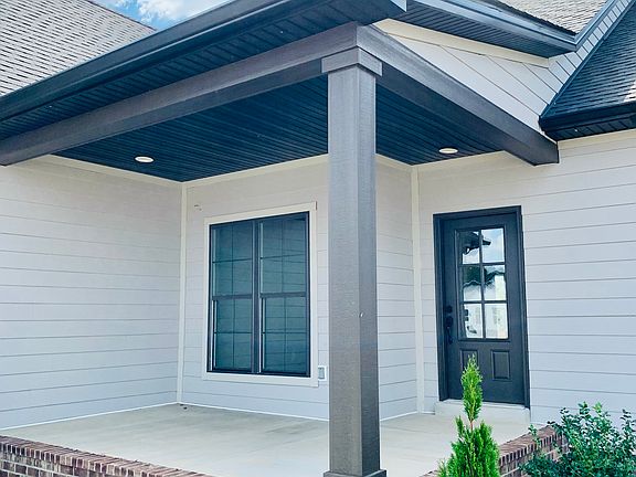 2nd image of 3207 Acorn Ct