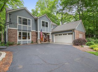 268 Portchester Rd, Holland, MI 49424