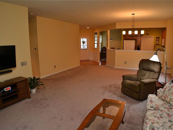 4th image of 9360 Asbury Ln