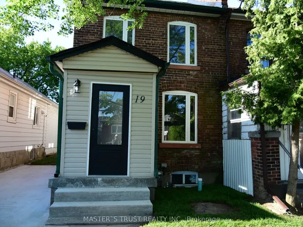 19 Emmett Ave, Toronto, ON M6M 2E3