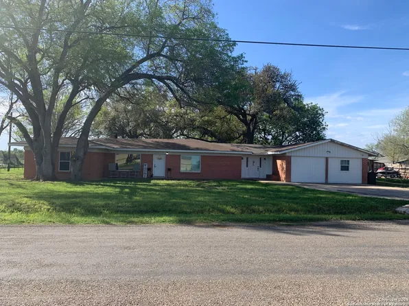 1099 COUNTY ROAD 664, Devine, TX 78016