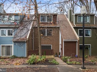 1462 Greenmont Ct, Reston, VA 20190