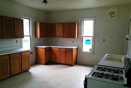 4th image of 1216 4th Ave