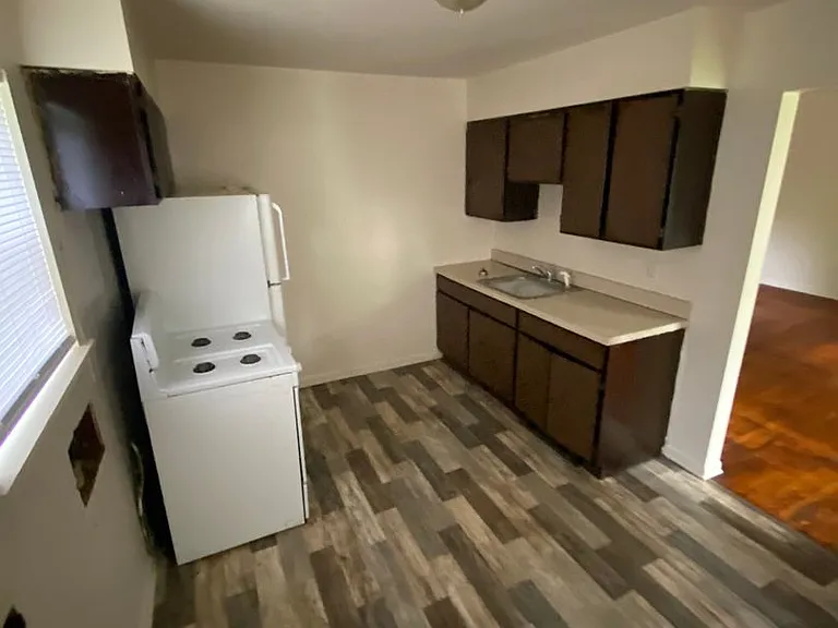2103 Meadowvale Ct — Photo 7