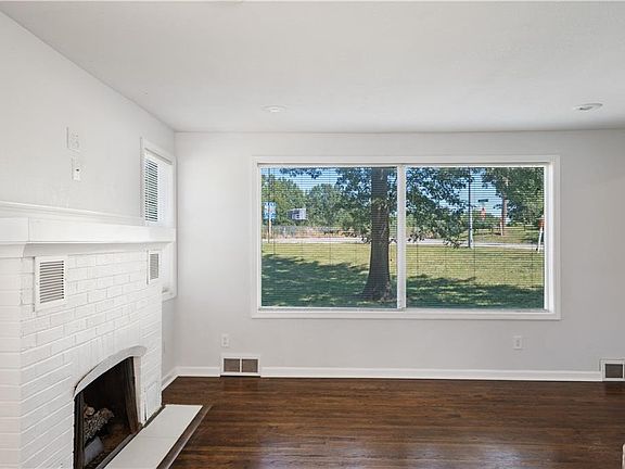 4th image of 5602 NW Klamm Dr