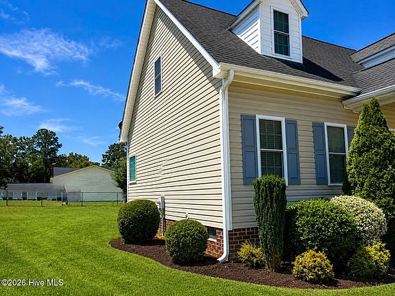 3rd image of 609 Haley Drive