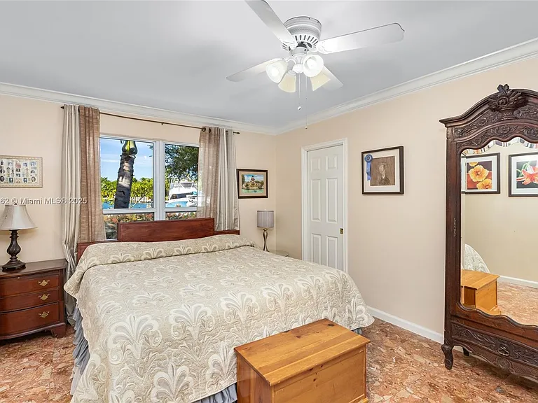 70 Bay Colony Ln — Photo 77