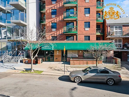 Sold by Royal House Realty, Inc. | media 7