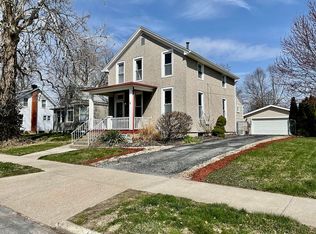 208 N 25th St, Quincy, IL 62301