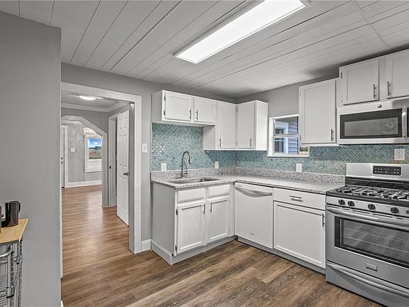 4th image of 17207 Mills St
